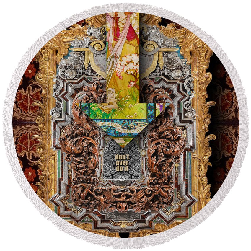 Closely 9 - Round Beach Towel