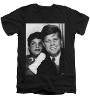 John F Kennedy And Jackie - Men's V-Neck T-Shirt Men's V-Neck T-Shirt Pixels Black Small 