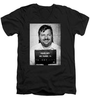 John Wayne Gacy Mug Shot 1980 Black And White - Men's V-Neck T-Shirt