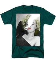 Marilyn Monroe Smokes - Men's T-Shirt  (Regular Fit)