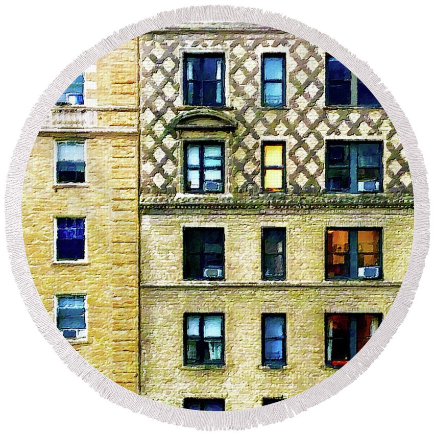 New York City Apartment Building - Round Beach Towel