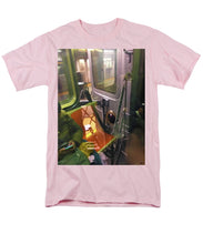 Photo On The New York City Subway - Men's T-Shirt  (Regular Fit)