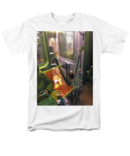 Photo On The New York City Subway - Men's T-Shirt  (Regular Fit)