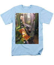 Photo On The New York City Subway - Men's T-Shirt  (Regular Fit)