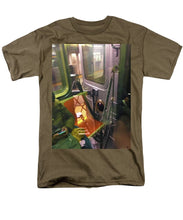 Photo On The New York City Subway - Men's T-Shirt  (Regular Fit)