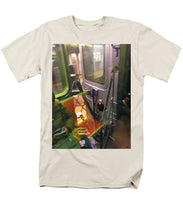 Photo On The New York City Subway - Men's T-Shirt  (Regular Fit)