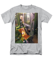 Photo On The New York City Subway - Men's T-Shirt  (Regular Fit)