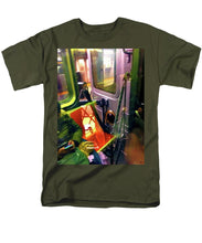Painting On The New York City Subway - Men's T-Shirt  (Regular Fit)