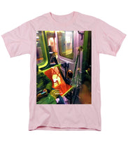 Painting On The New York City Subway - Men's T-Shirt  (Regular Fit)