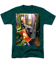 Painting On The New York City Subway - Men's T-Shirt  (Regular Fit)
