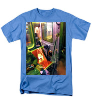 Painting On The New York City Subway - Men's T-Shirt  (Regular Fit)