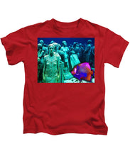Sculpture Underwater With Bright Fish Painting Musa - Kids T-Shirt