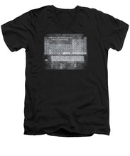 Tableau Periodiques Periodic Table Of The Elements Vintage Chart Silver - Men's V-Neck T-Shirt